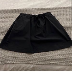 NWOT vineyard vines black skirt so cute xs perfect staple!
